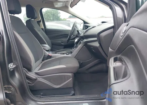 2015 Ford Escape S z USA, uszkodzony, nr VIN 1FMCU0F7XFUC39767